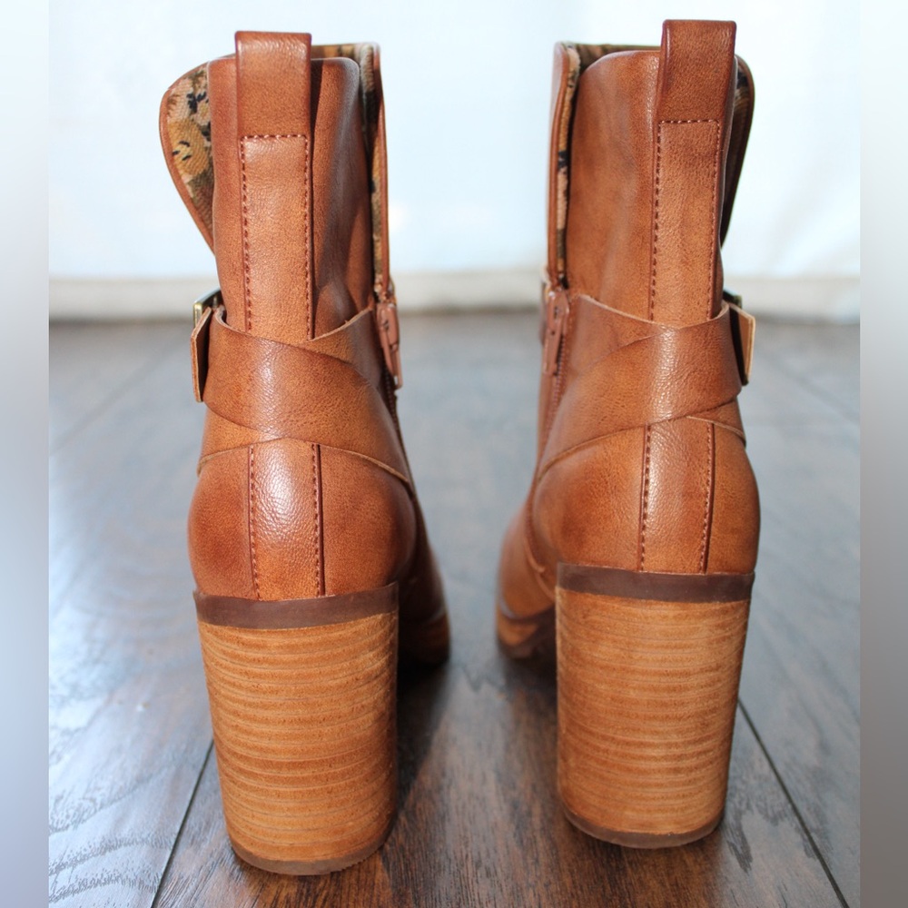 KORKS Marci II Brown Tan Block Heel Boots - Picture 2 of 14